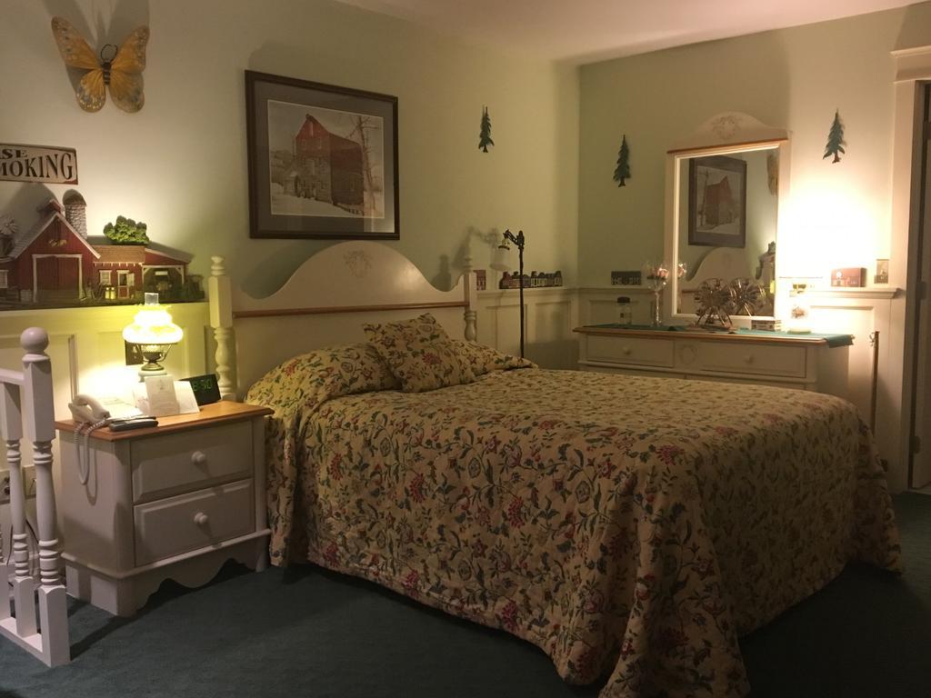 Red Barn Village Bed & Breakfast Clarks Summit Exterior photo