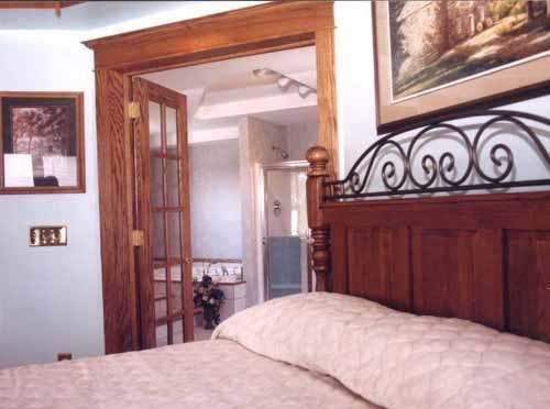 Red Barn Village Bed & Breakfast Clarks Summit Exterior photo